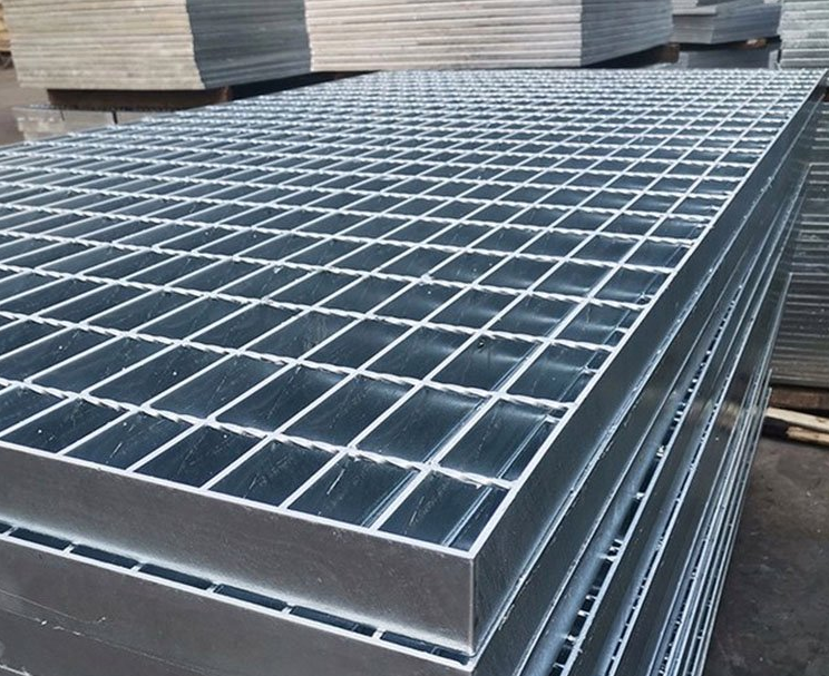 不銹鋼鋼格柵G504/40/100W，表面拋光處理，1.2米寬